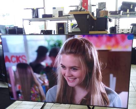 Samsng 85'' smart year 2022 $1000